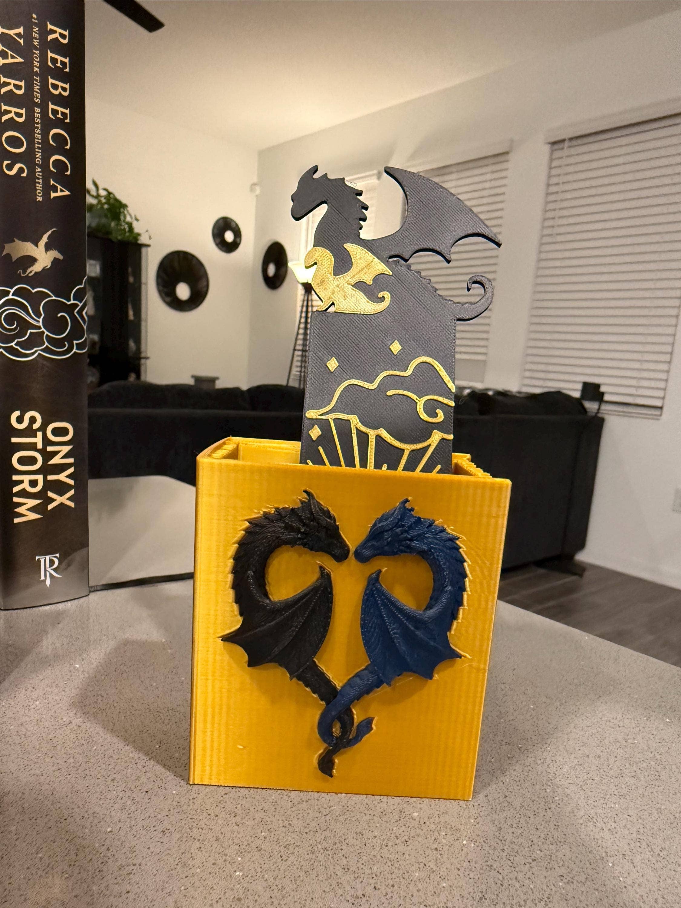 Dragon Heart Bookmark Holder | Bookmarks | Fantasy |: Gold / Black
