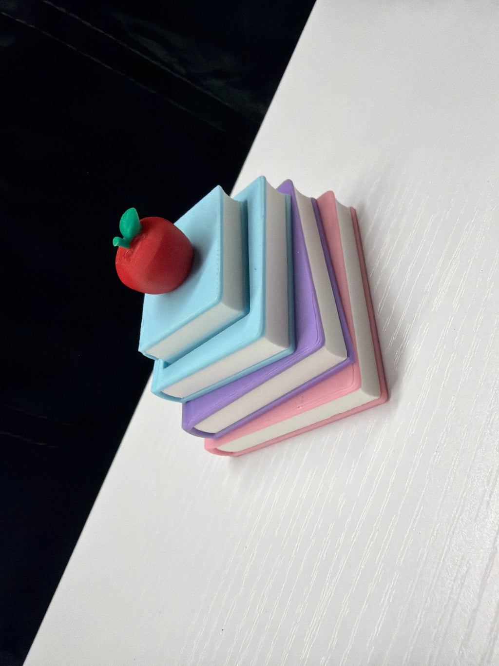 Books&Apple 3D Fidget Clicker
