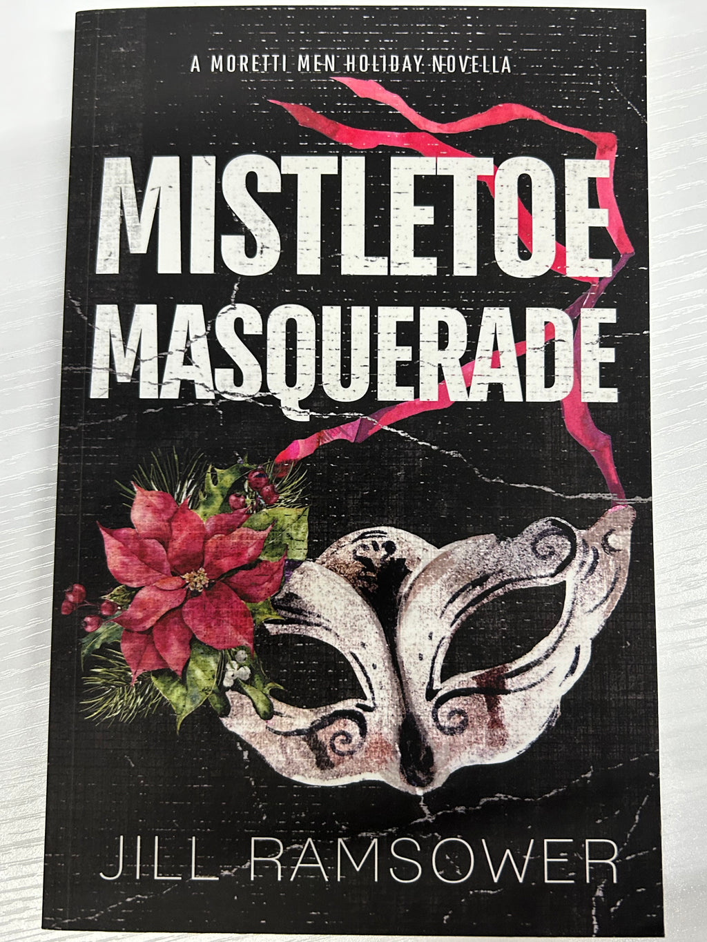 Mistletoe Masquerade (The Moretti Men)