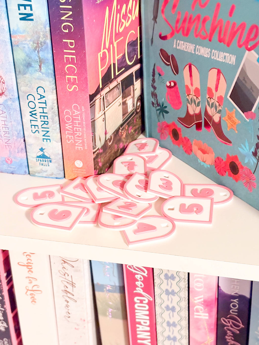 Book Tracker Bookshelf Decor: Counter with 1 set