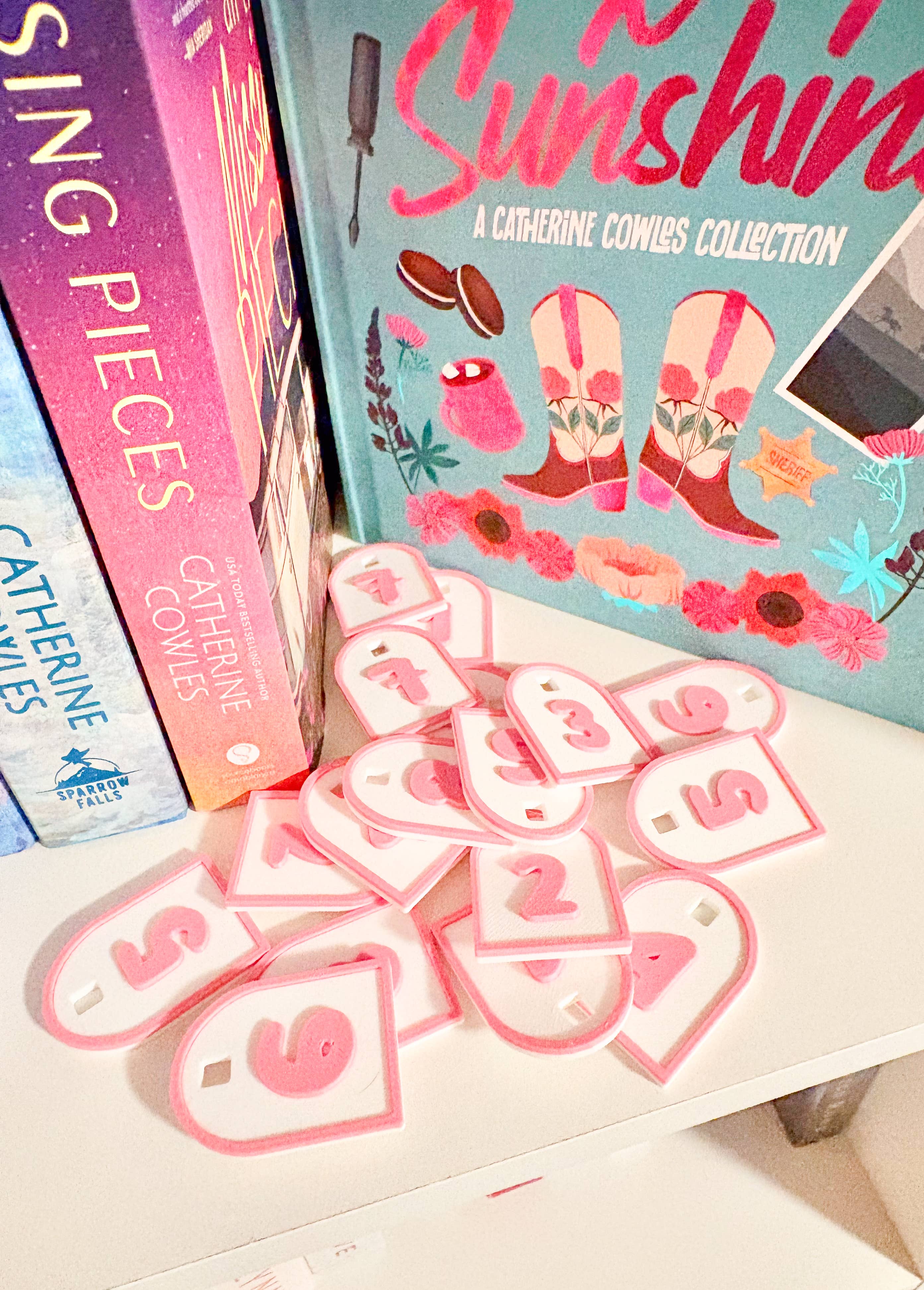 Book Tracker Bookshelf Decor: Counter with 1 set