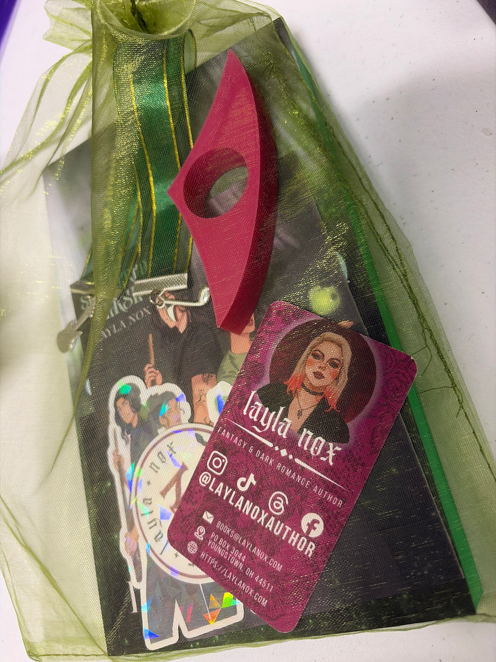 Shattered Verse (Mortals & Muses Book 2) *sprayed edges & bookish goodies*