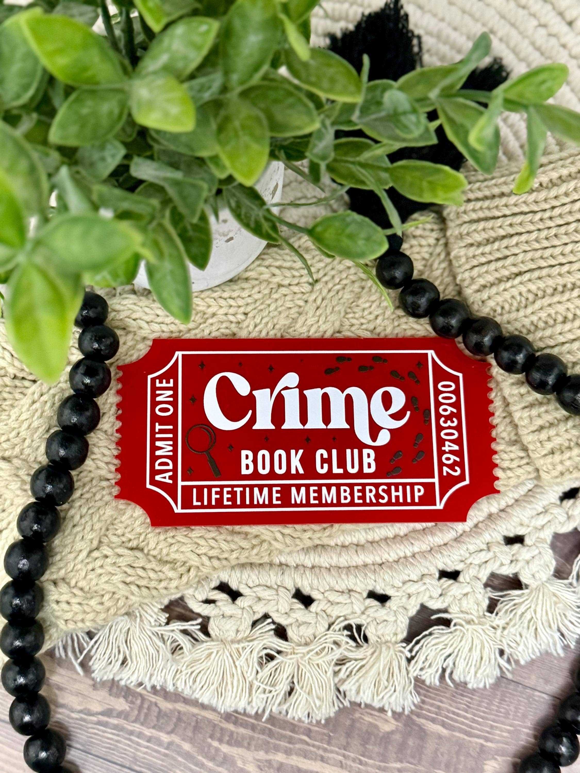 Thriller & Crime Bookshelf Decor with Reading Tickets